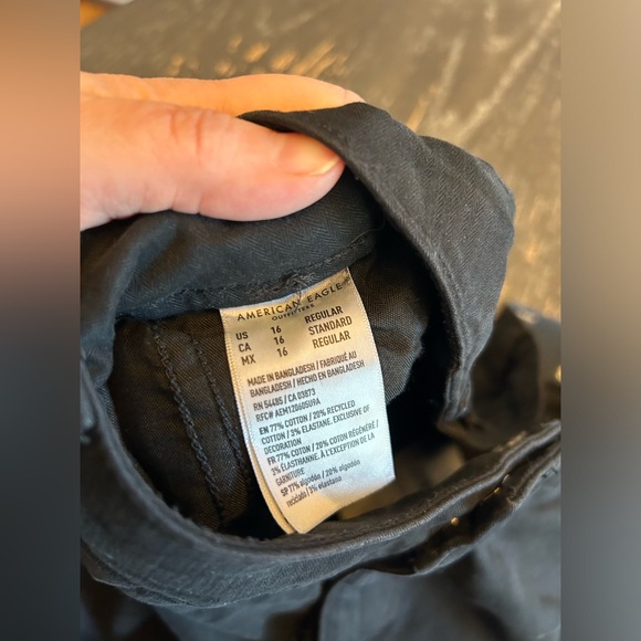 American Eagle stretch low-rise wide-leg khakis in black.Size 16. NWT - Picture 7 of 11